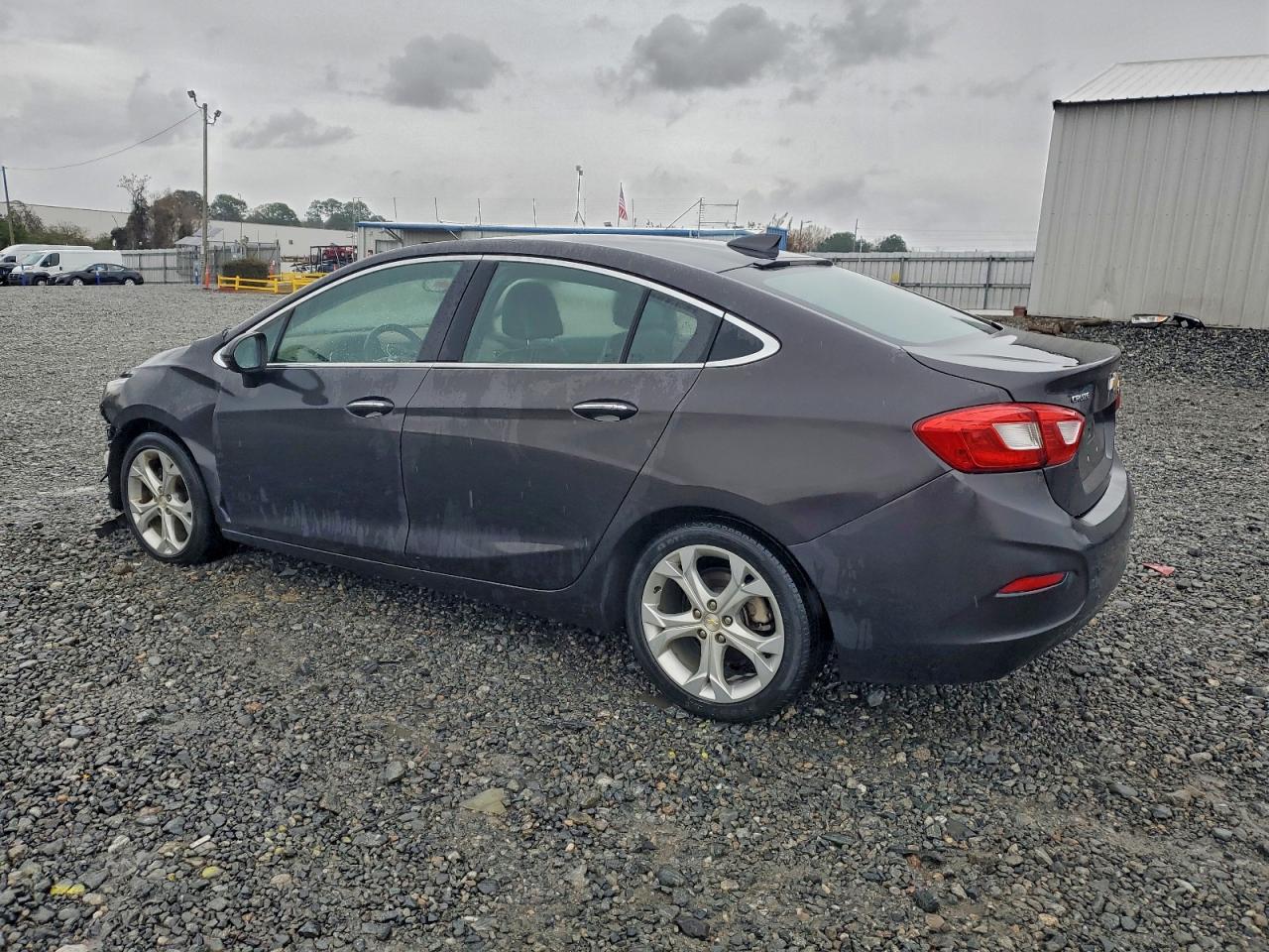 2017 CHEVROLET CRUZE PREMIER photo 2