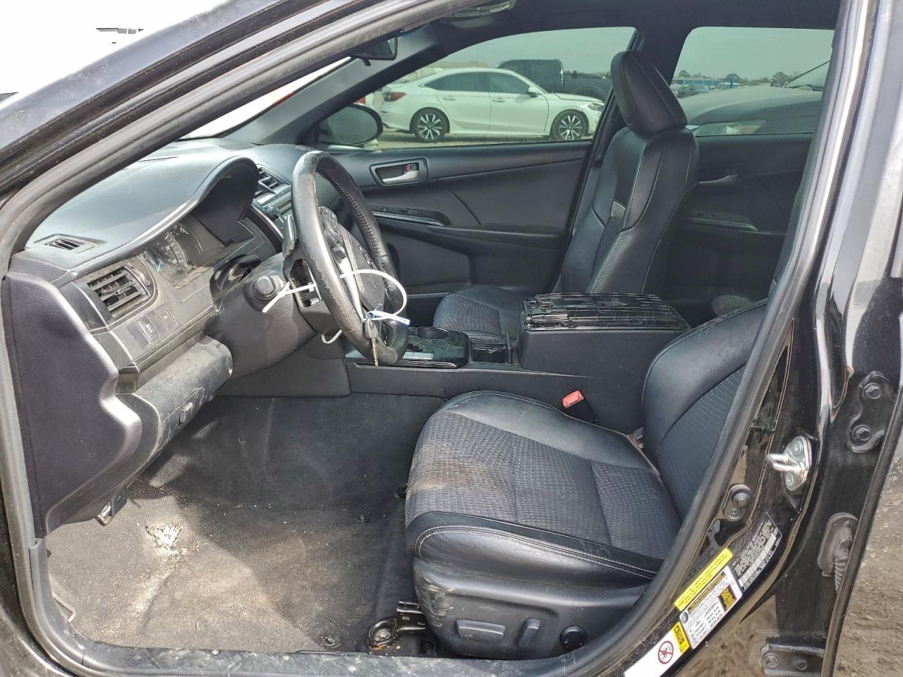 2014 TOYOTA CAMRY L photo 19