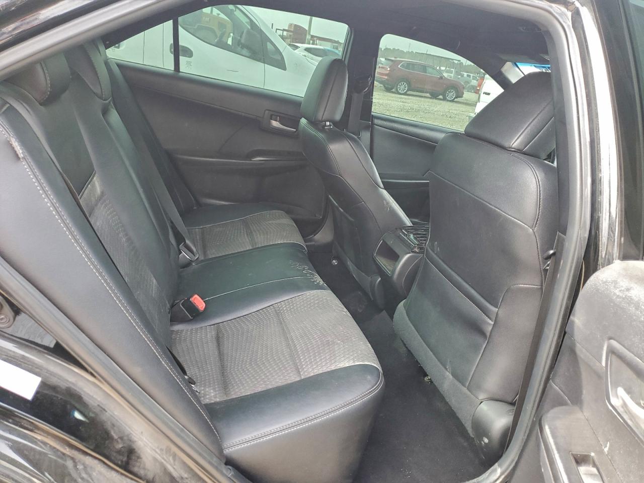 2014 TOYOTA CAMRY L photo 28