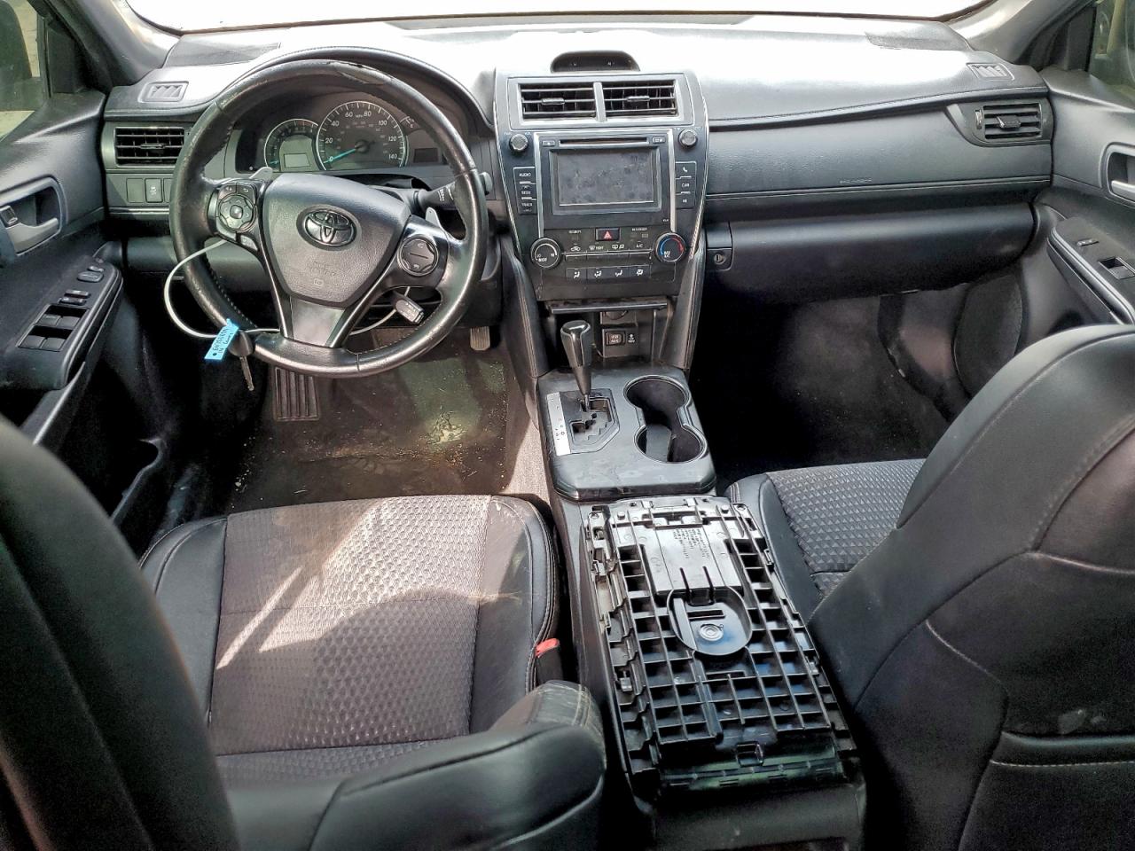 2014 TOYOTA CAMRY L photo 22
