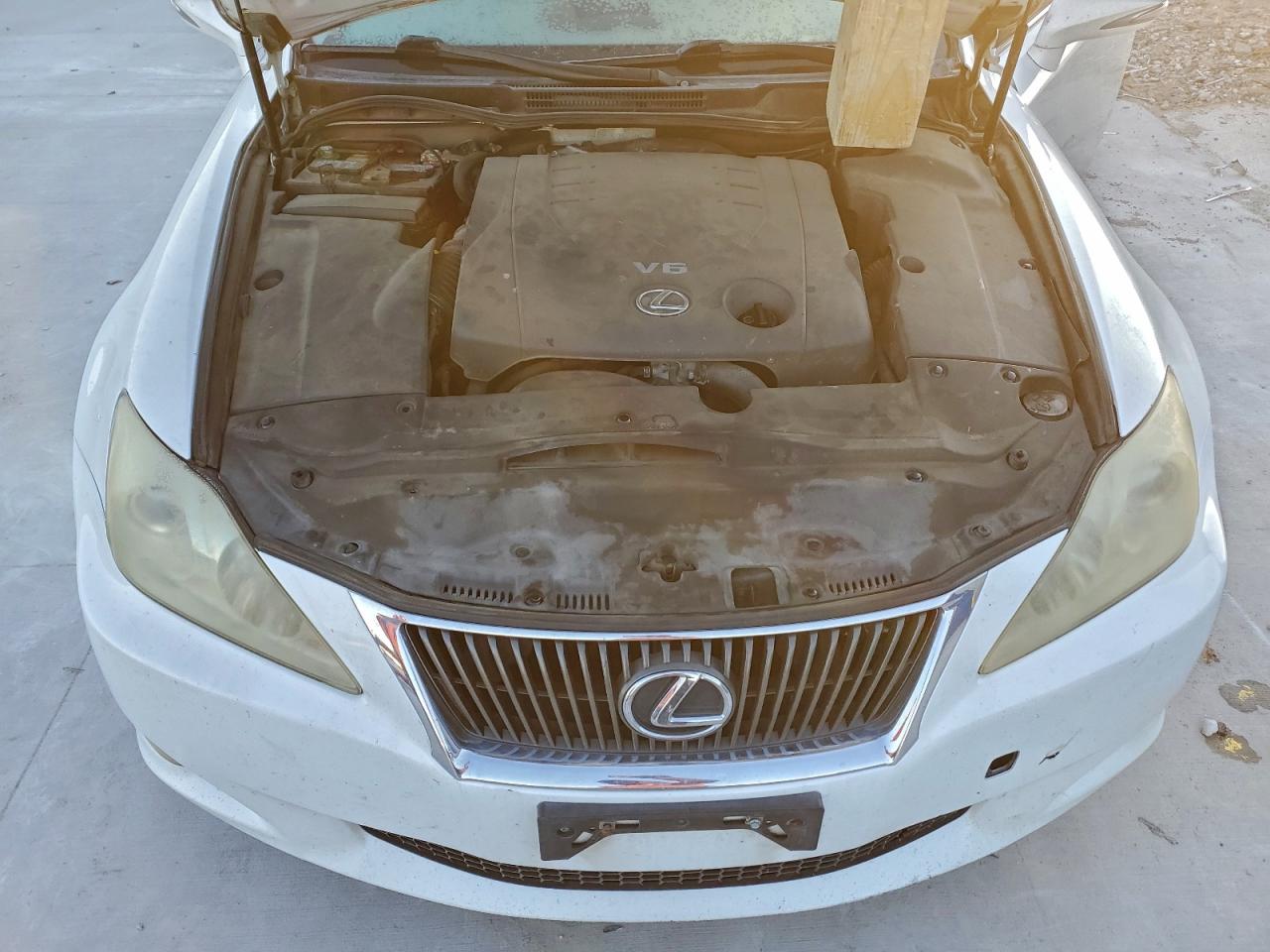 2009 LEXUS IS 250 photo 21