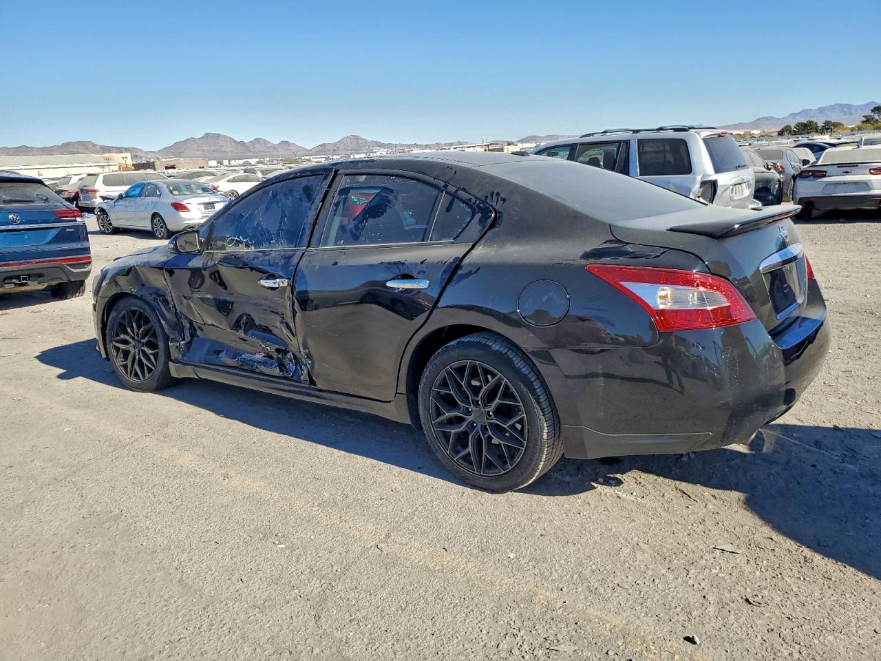 2011 NISSAN MAXIMA S photo 2
