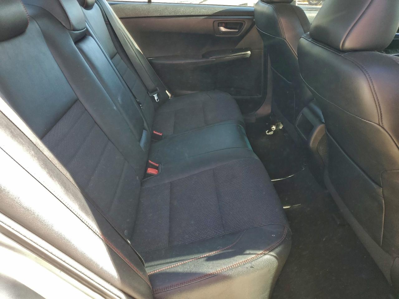 2017 TOYOTA CAMRY LE photo 10