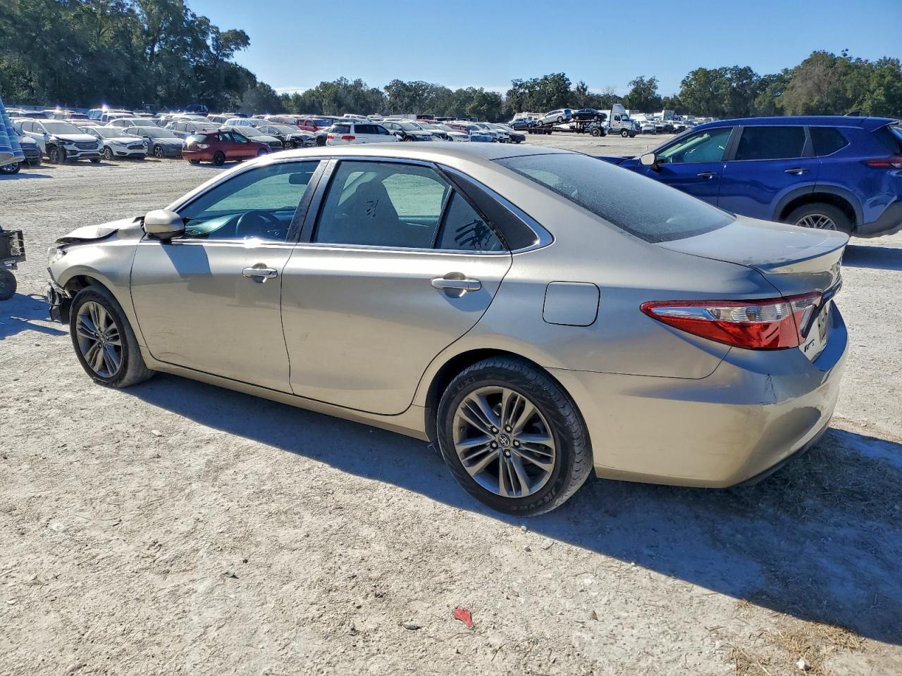 2017 TOYOTA CAMRY LE photo 2