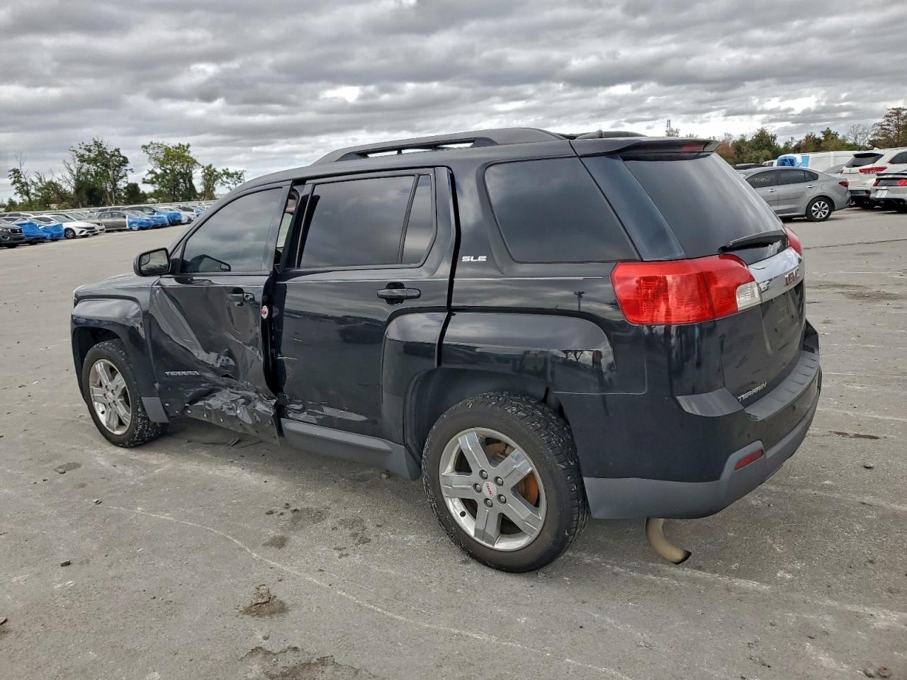 2013 GMC TERRAIN SLE photo 3