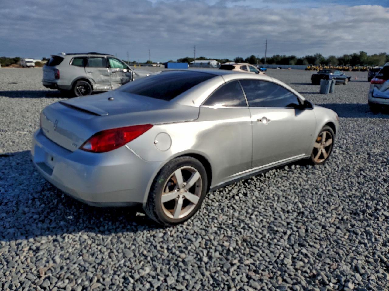 2007 PONTIAC G6 GT photo 5