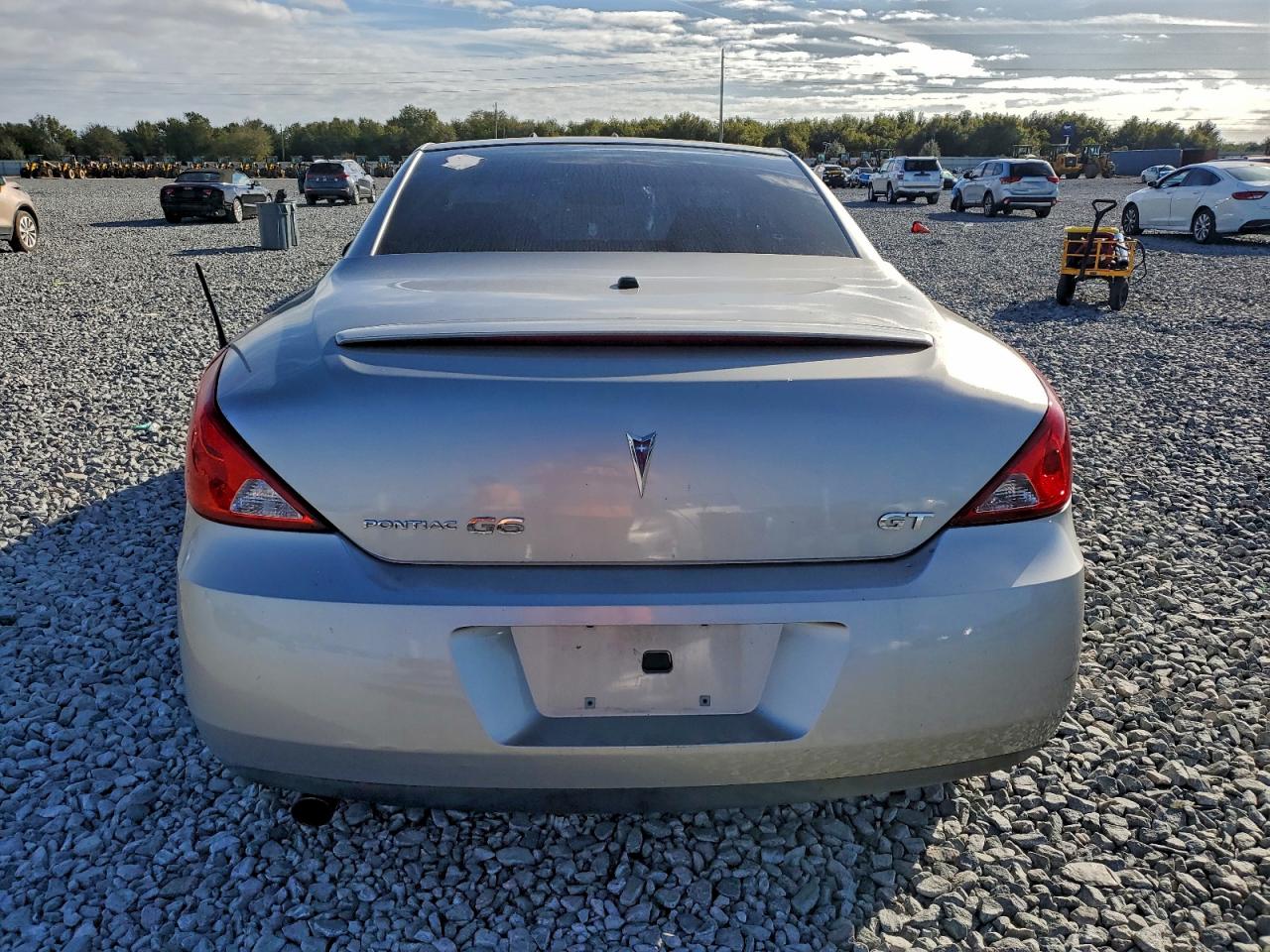 2007 PONTIAC G6 GT photo 11