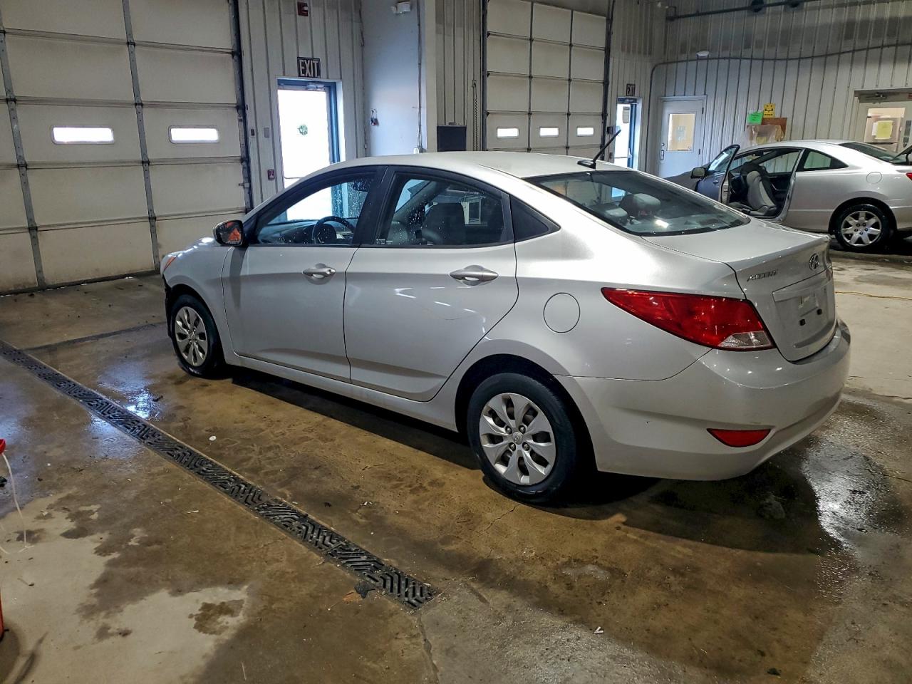 2015 HYUNDAI ACCENT GLS photo 2