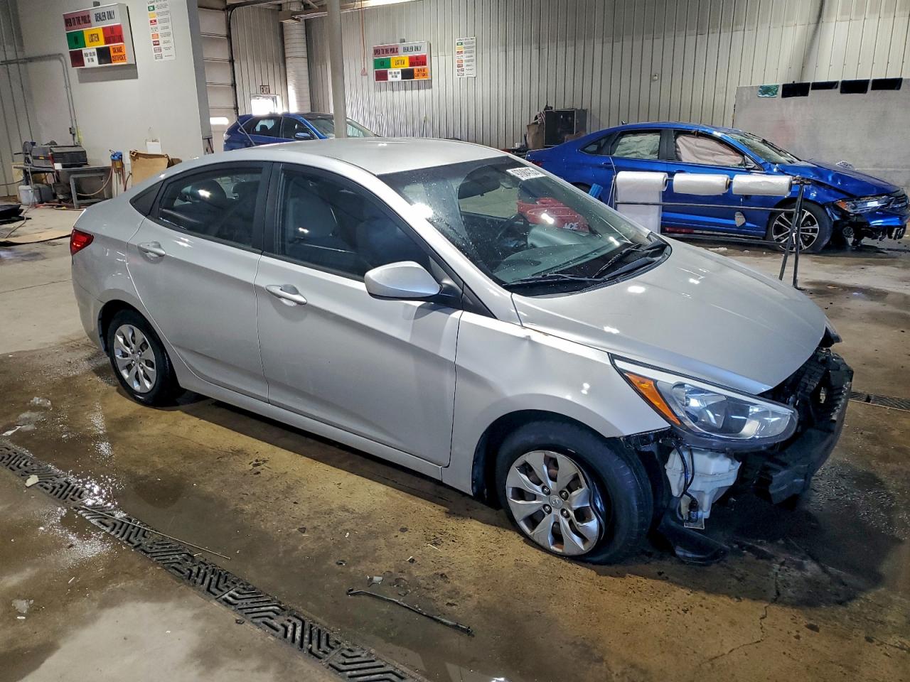 2015 HYUNDAI ACCENT GLS photo 4