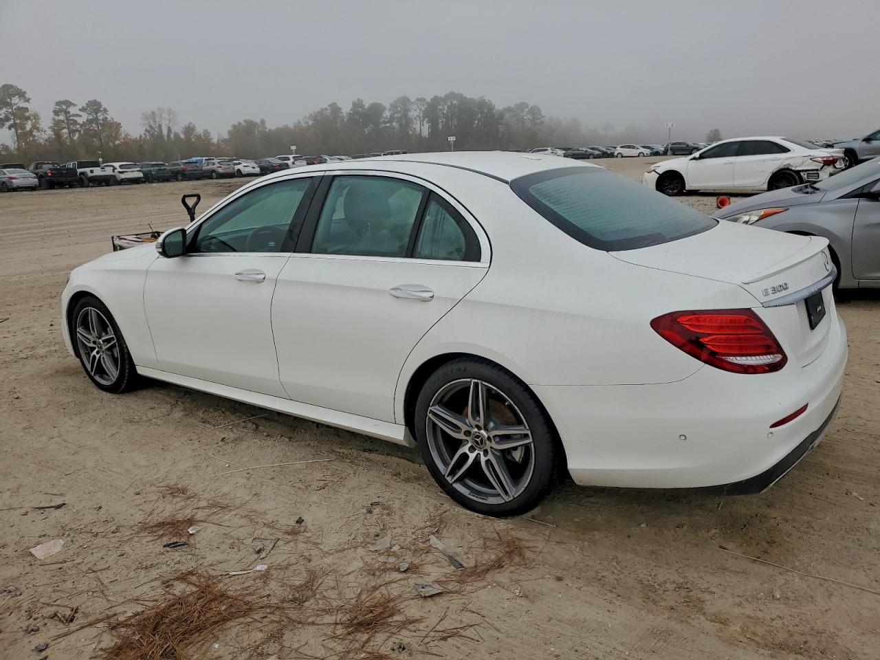 2018 MERCEDES-BENZ E 300 photo 3