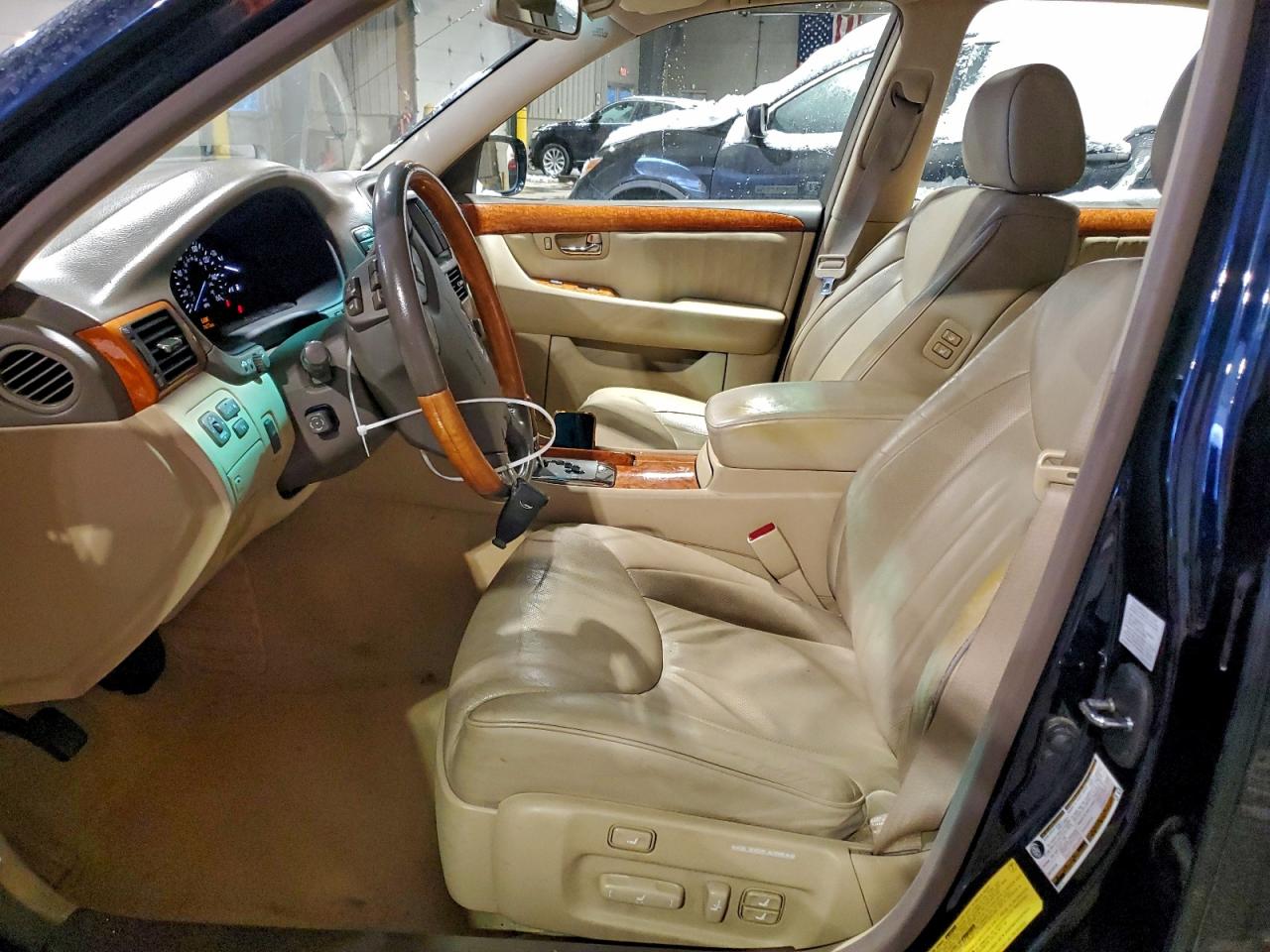 2005 LEXUS LS 430 photo 13