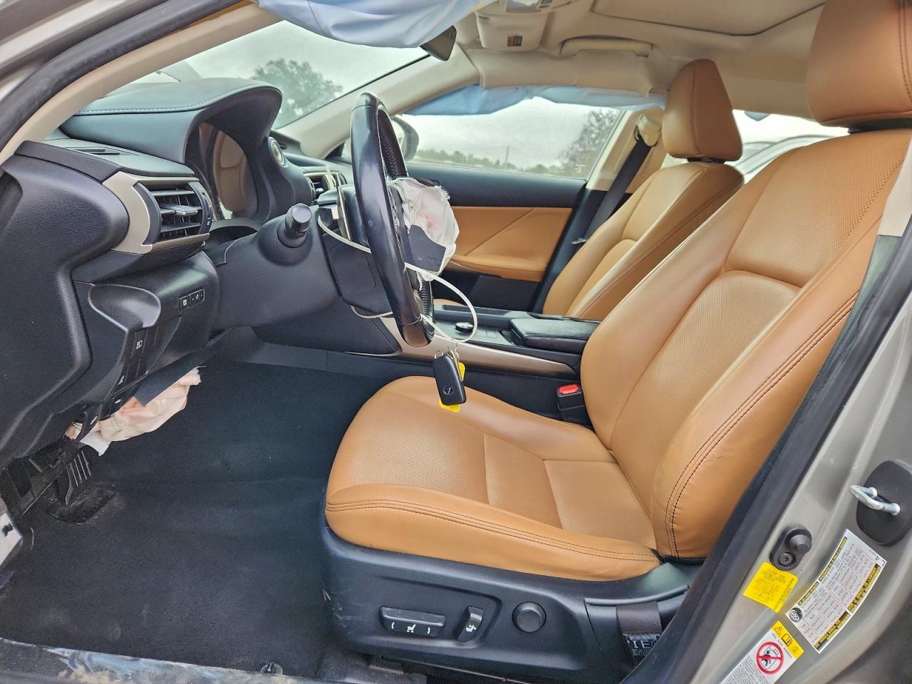 2018 LEXUS IS 300 photo 19