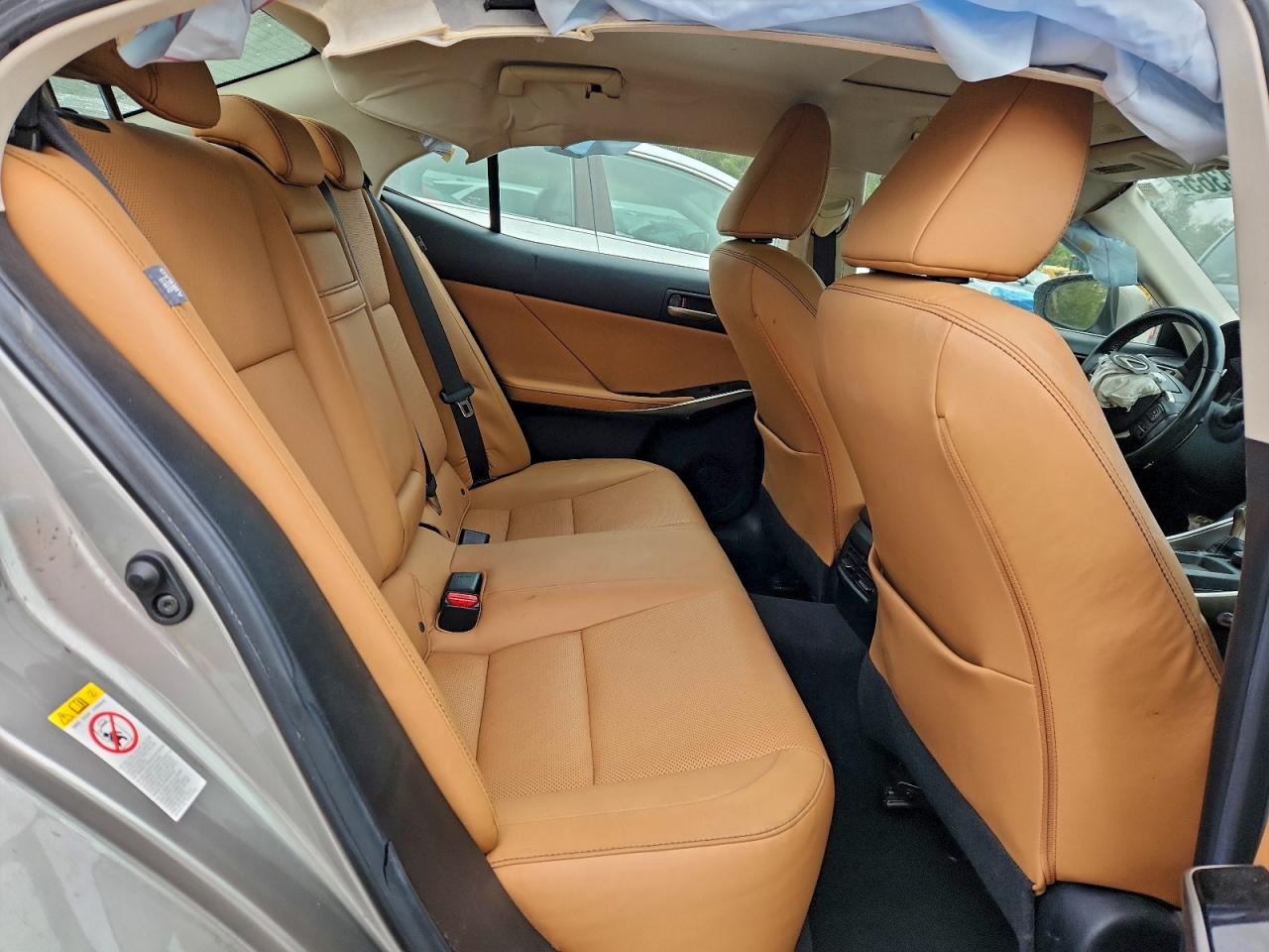 2018 LEXUS IS 300 photo 28