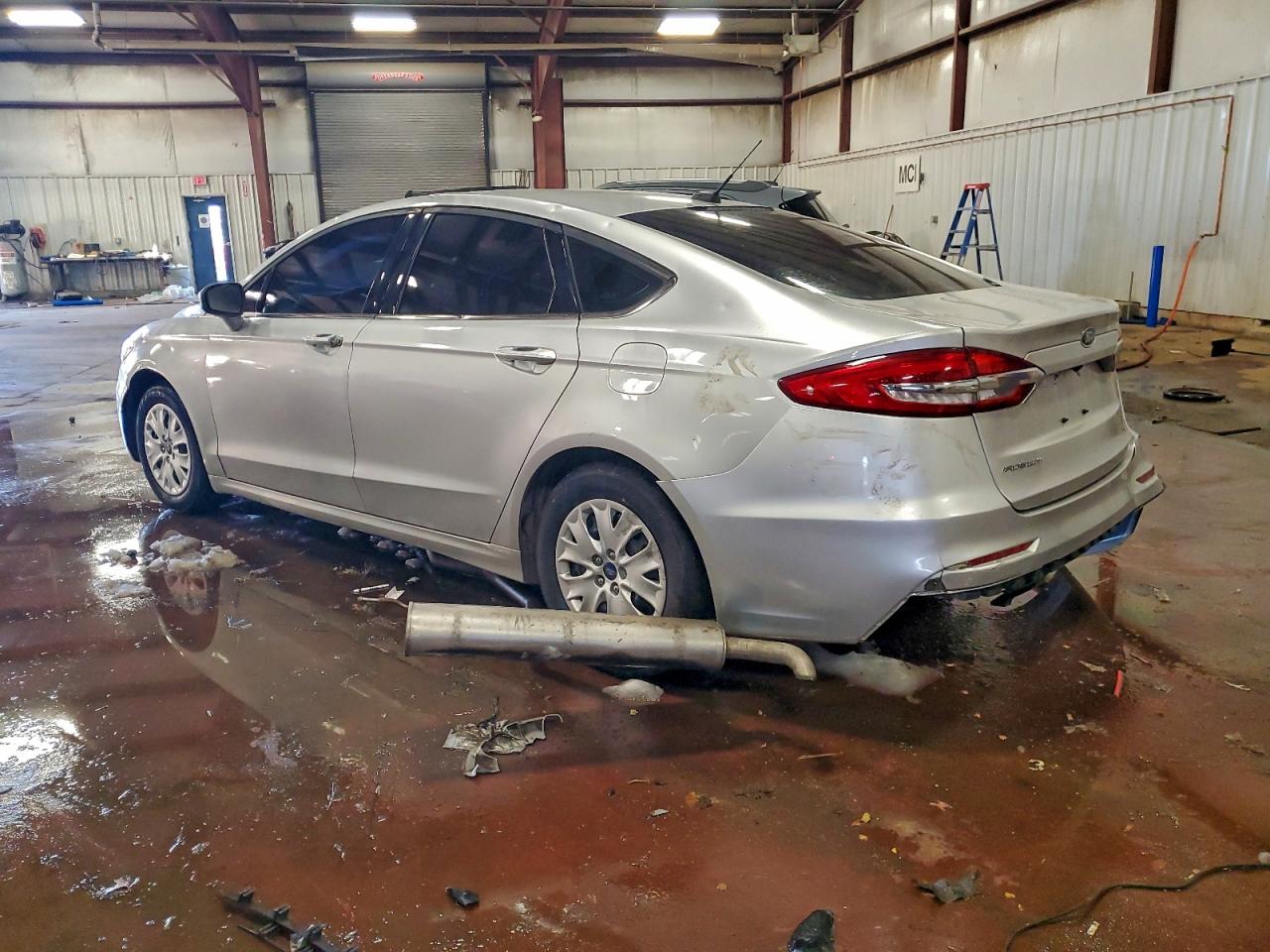 2019 FORD FUSION S photo 2