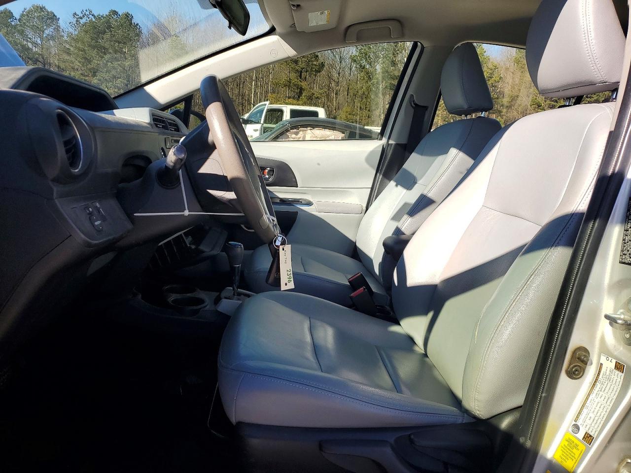 2012 TOYOTA PRIUS C photo 13