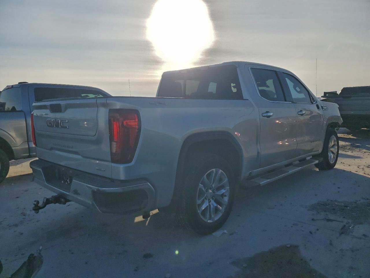 2019 GMC SIERRA K1500 SLT photo 3
