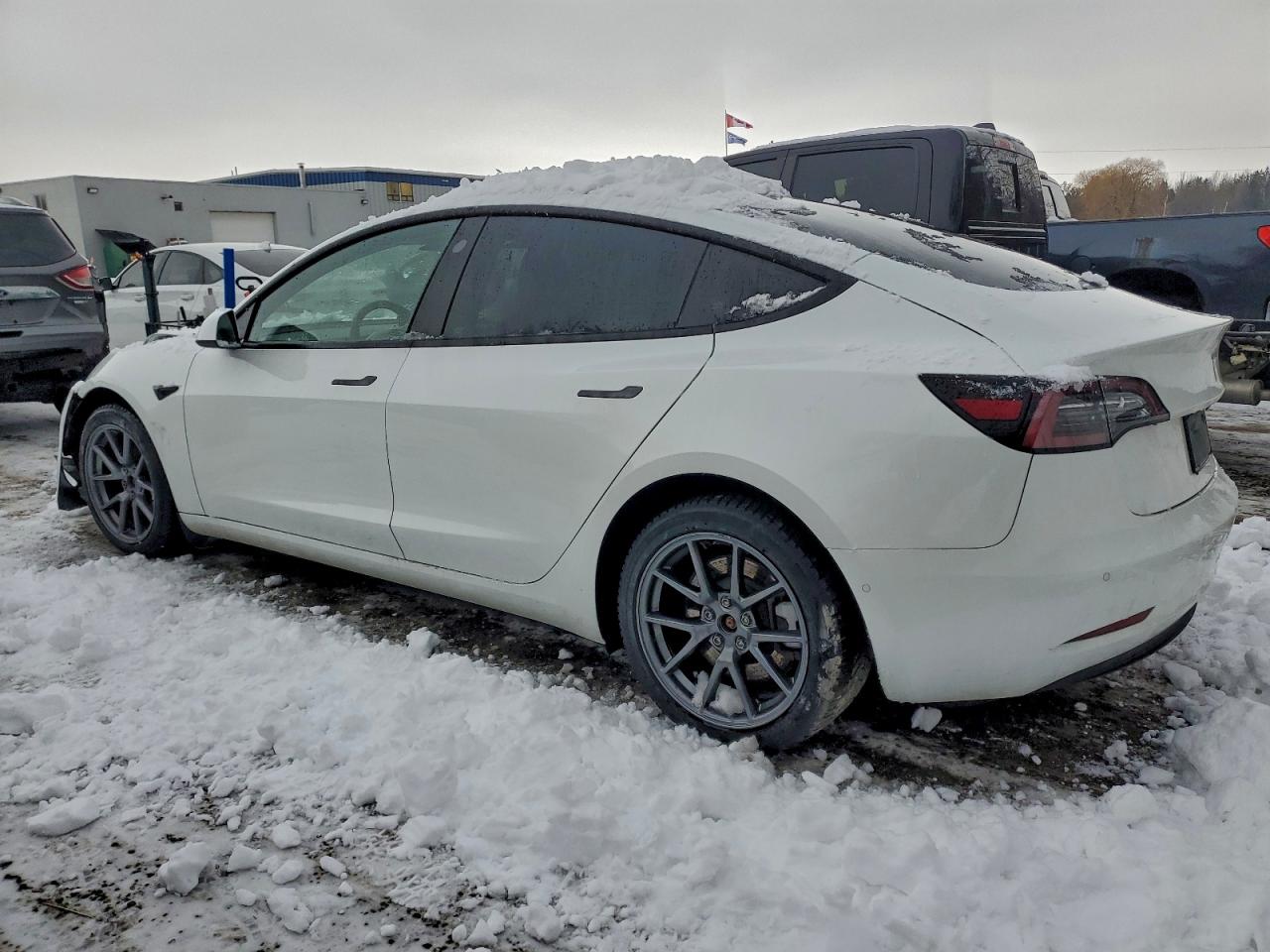 2022 TESLA MODEL 3 photo 3