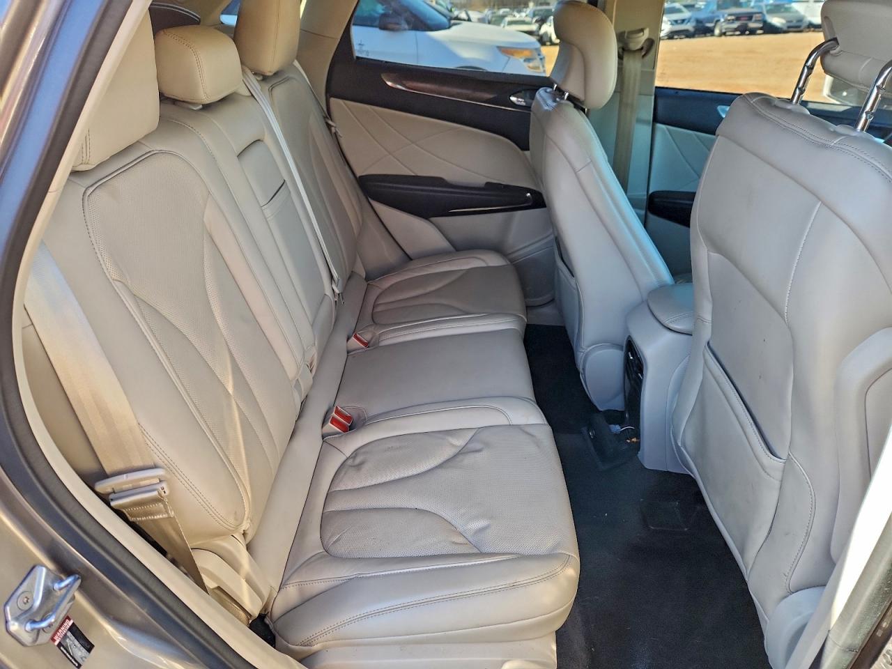 2017 LINCOLN MKC RESERVE photo 11
