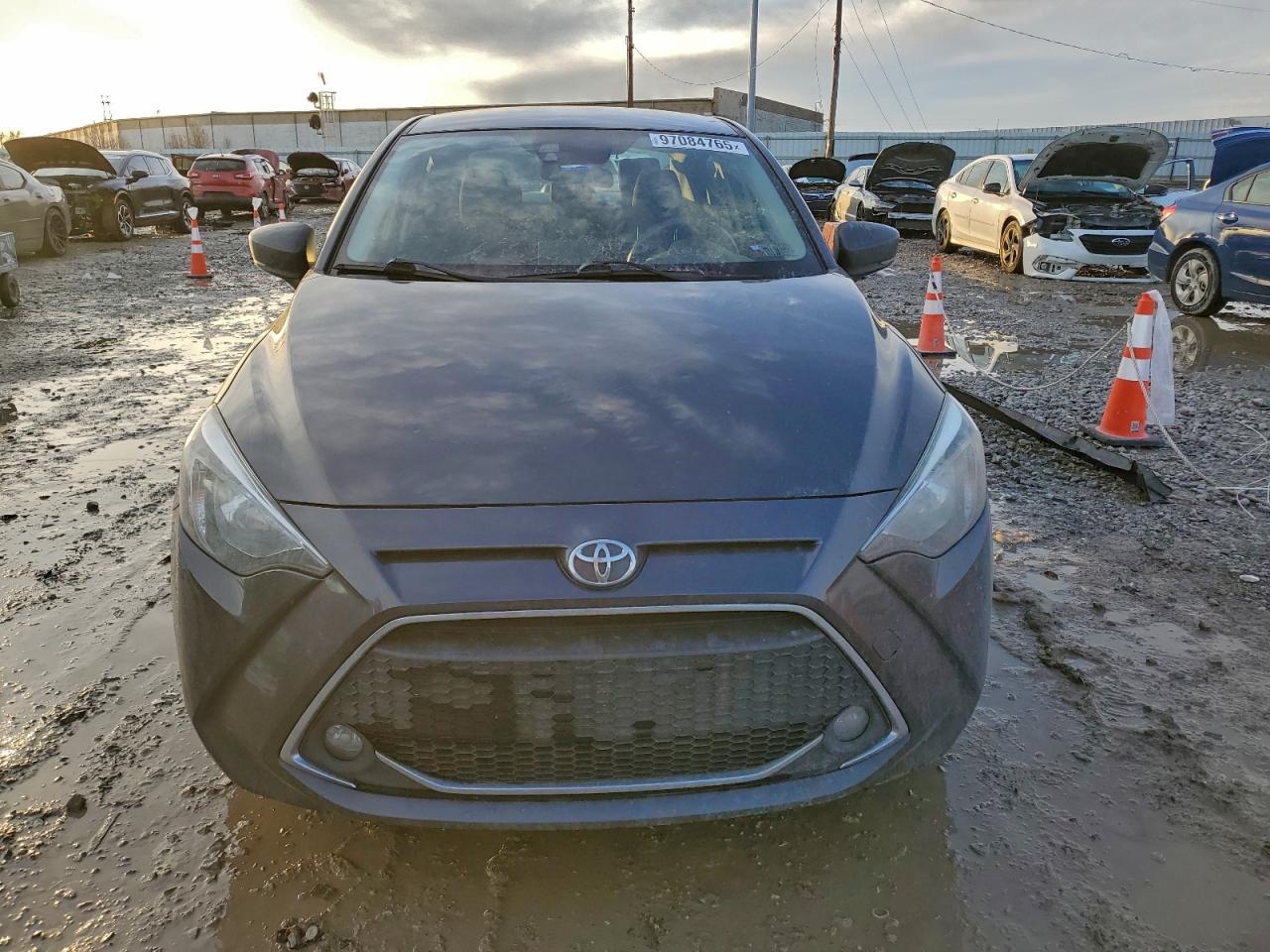 2019 TOYOTA YARIS photo 5