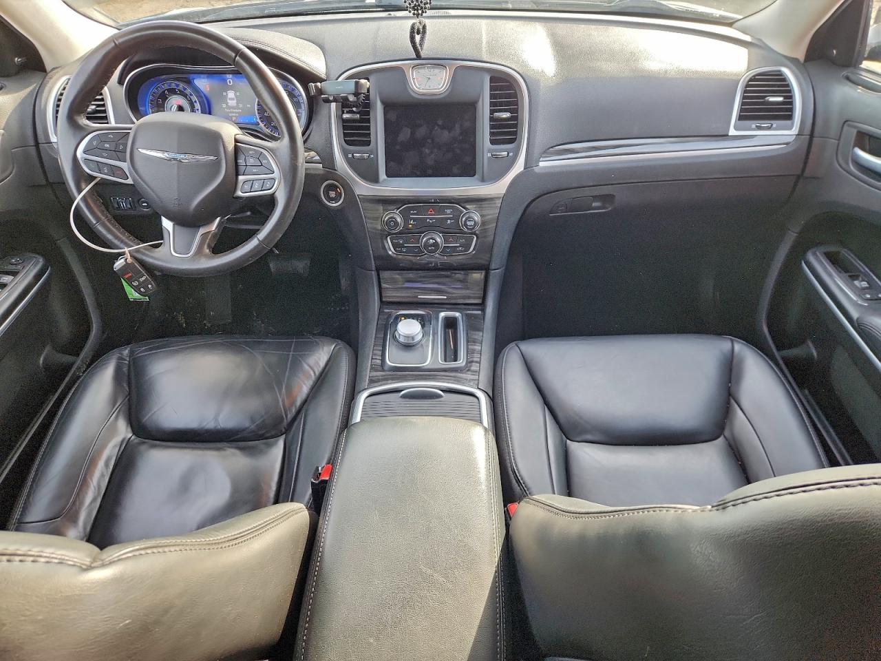 2021 CHRYSLER 300 TOURING photo 8
