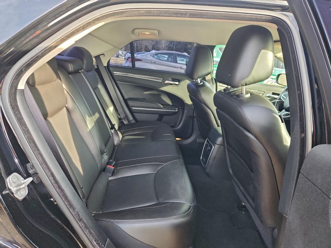 2021 CHRYSLER 300 TOURING photo 10