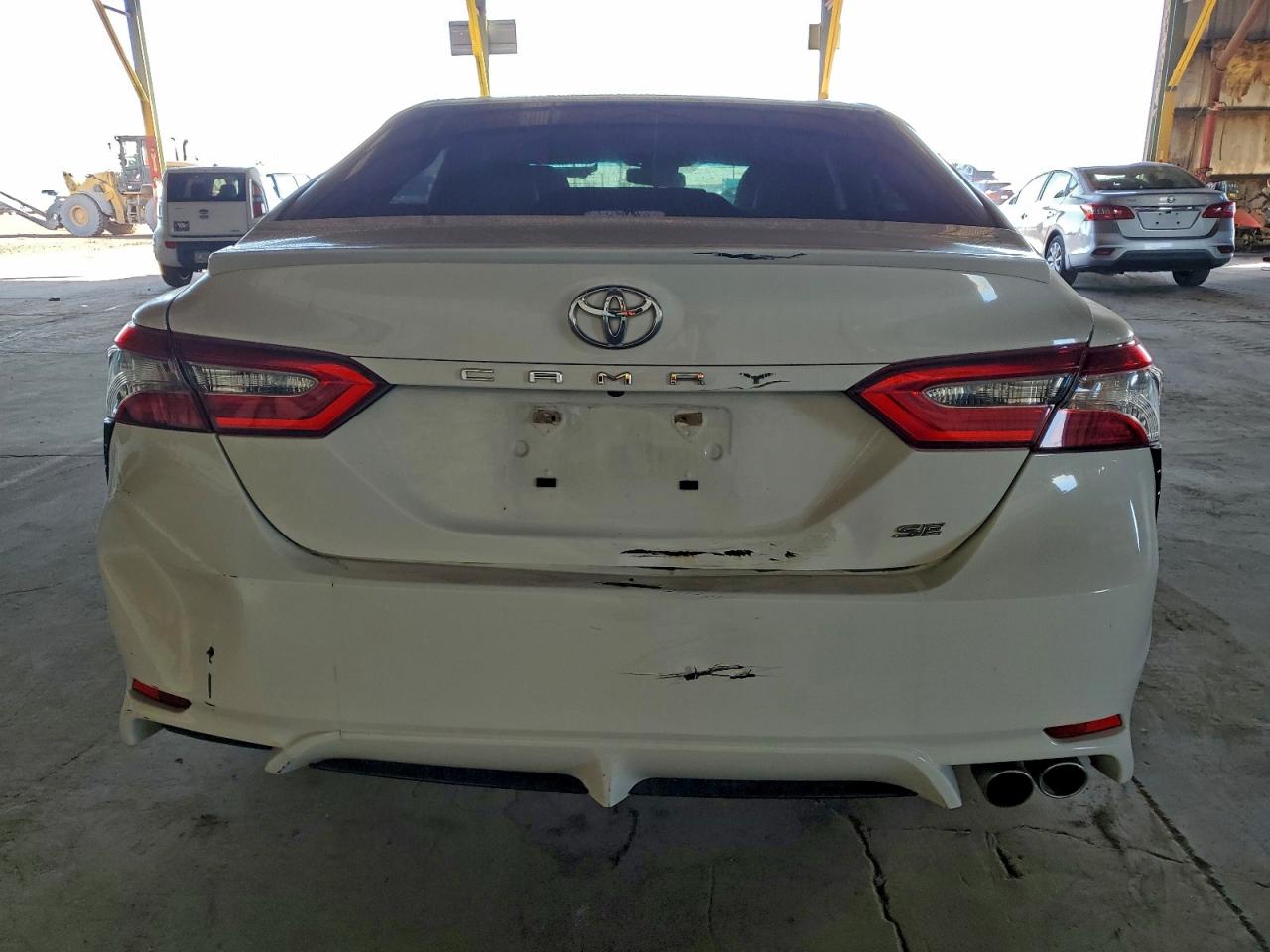 2018 TOYOTA CAMRY L photo 6