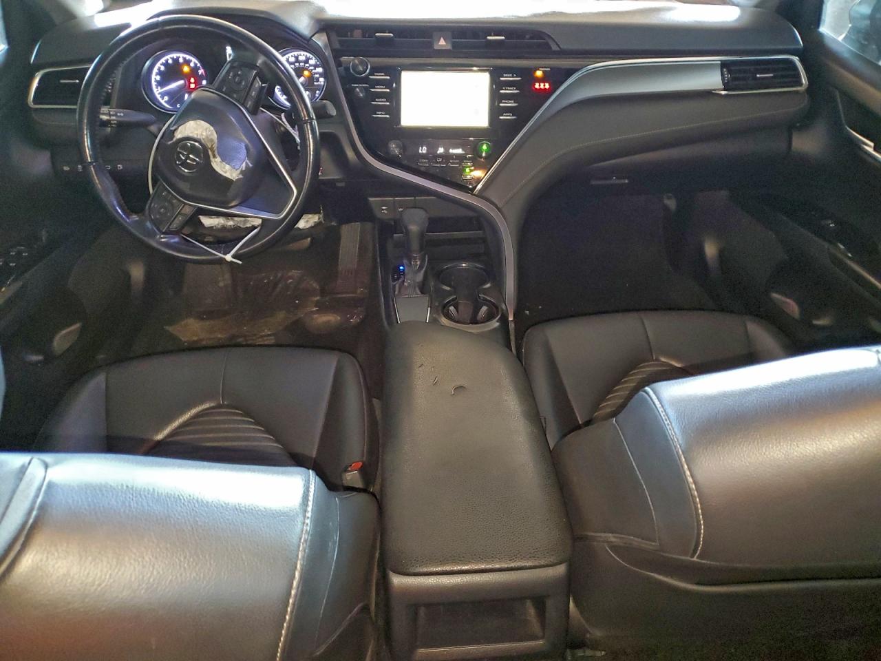 2018 TOYOTA CAMRY L photo 8