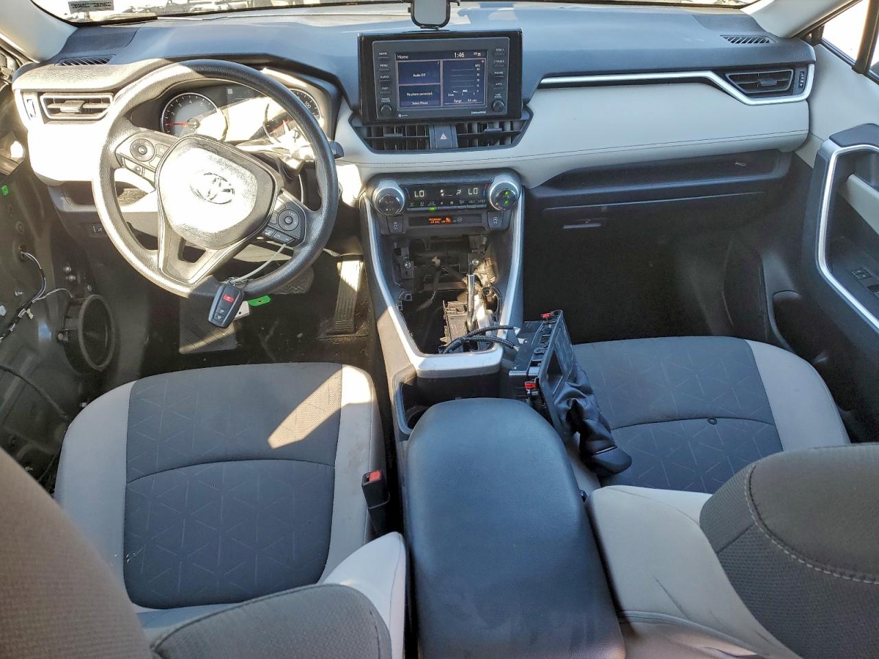 2022 TOYOTA RAV4 XLE photo 8