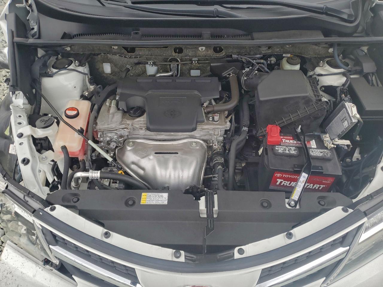 2015 TOYOTA RAV4 XLE photo 12