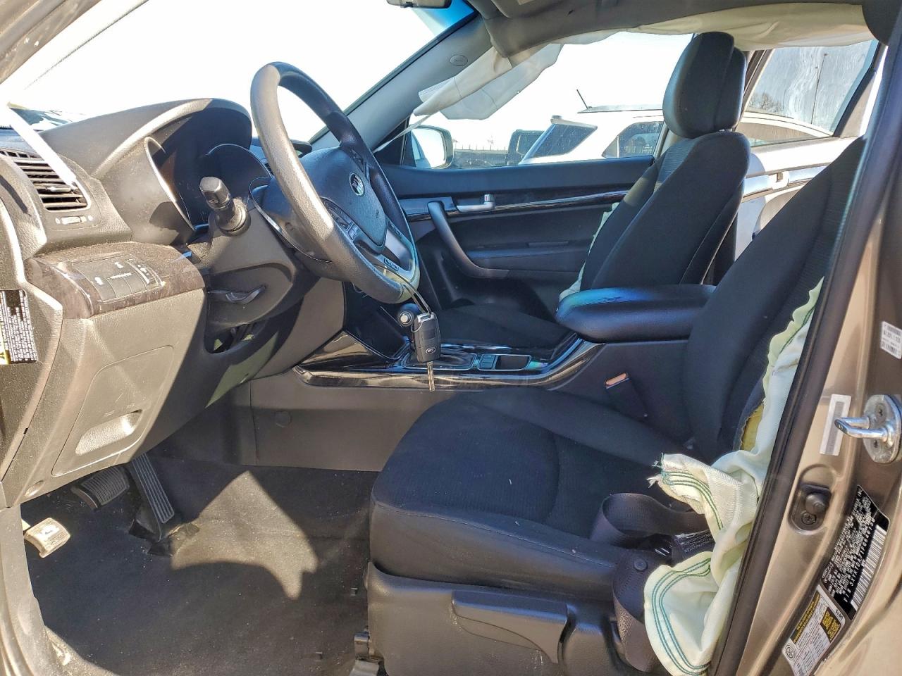 2015 KIA SORENTO LX photo 7