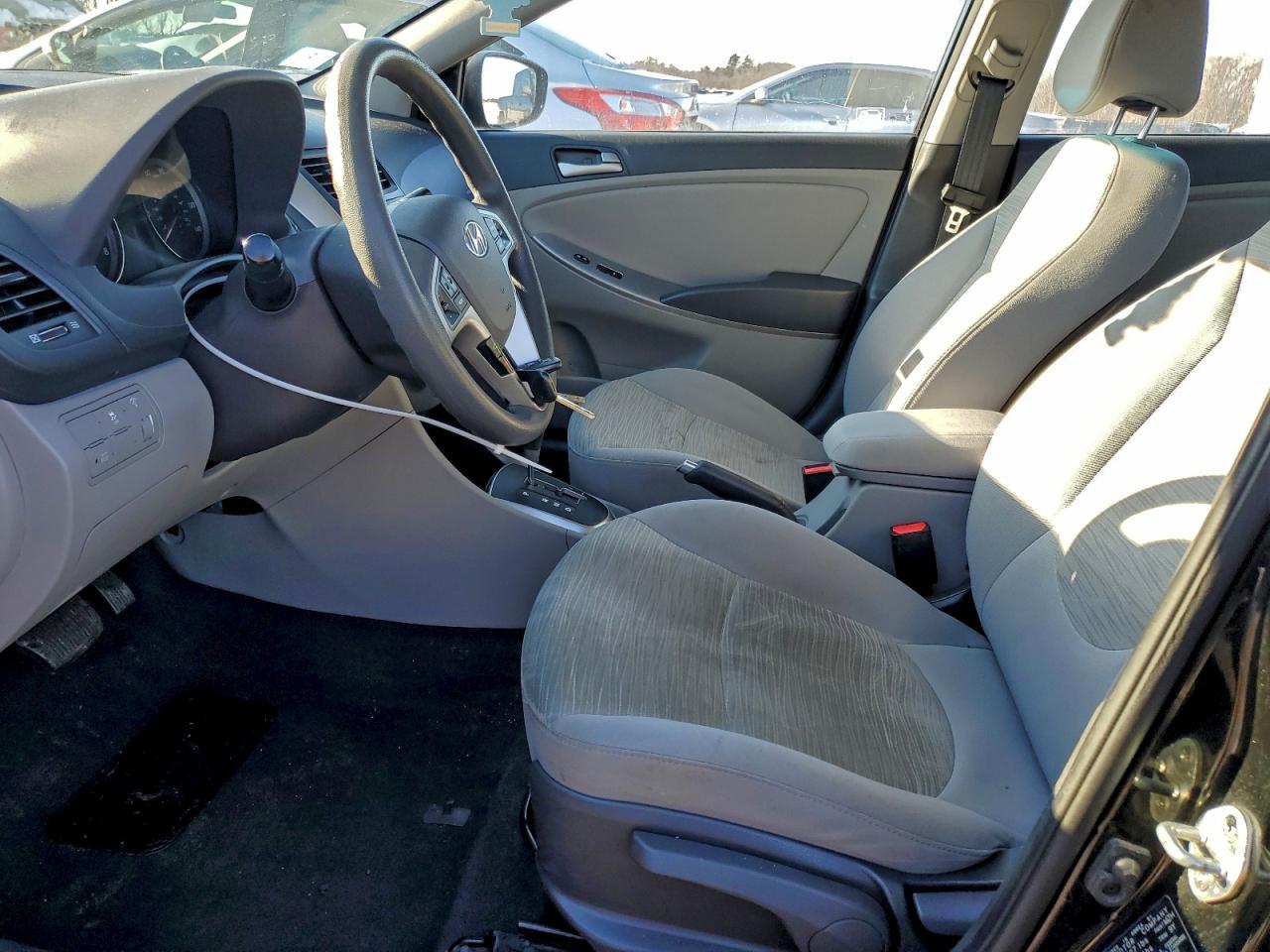 2017 HYUNDAI ACCENT SE photo 13