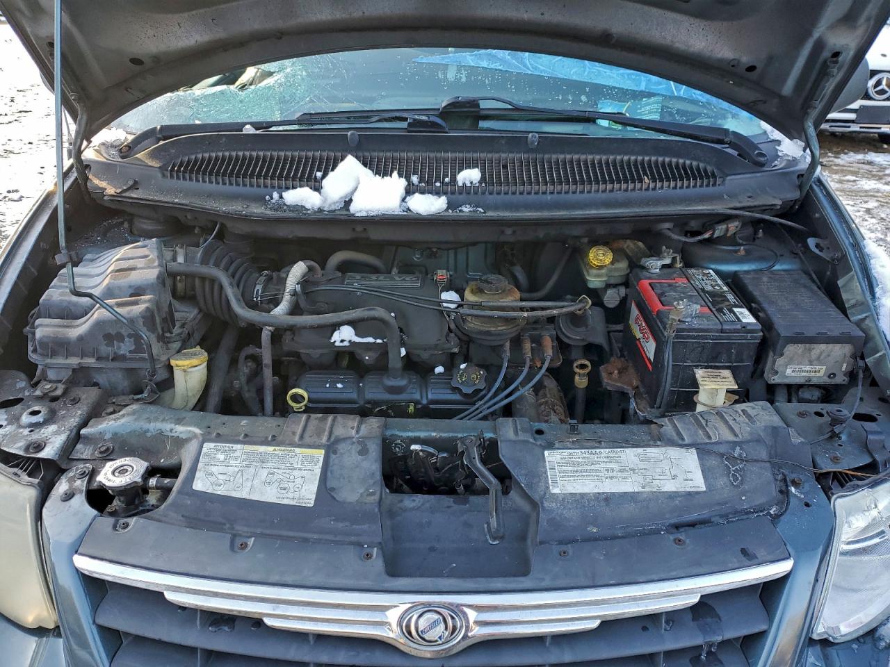 2005 CHRYSLER TOWN & COUNTRY LX photo 12