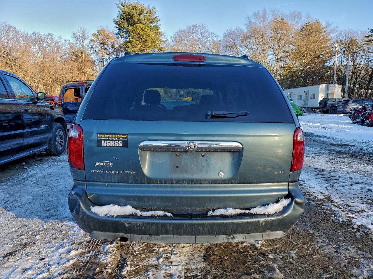 2005 CHRYSLER TOWN & COUNTRY LX photo 6