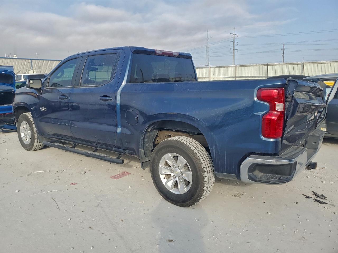 2021 CHEVROLET SILVERADO C1500 LT photo 3