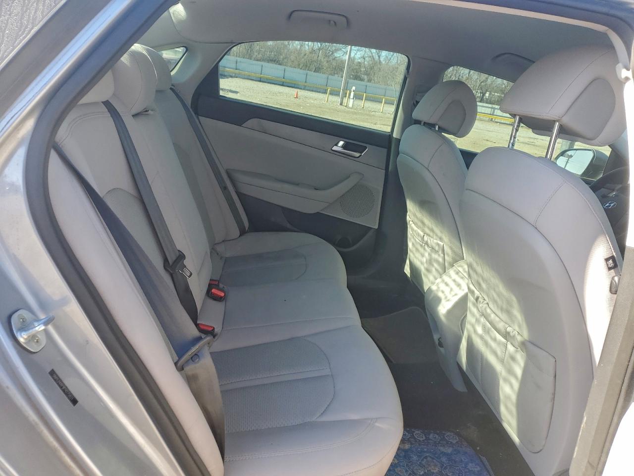 2015 HYUNDAI SONATA SE photo 19