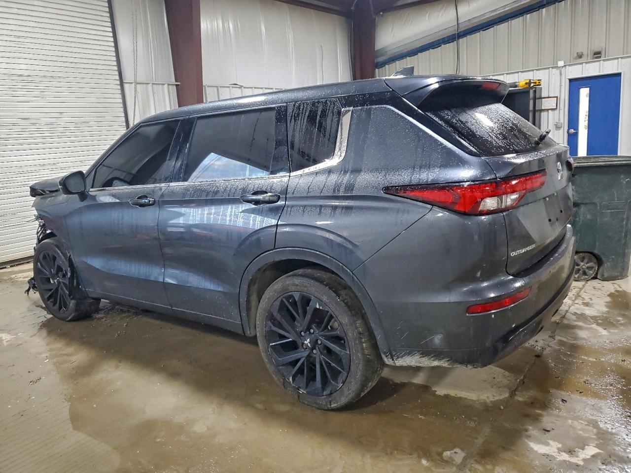 2024 MITSUBISHI OUTLANDER SE photo 3