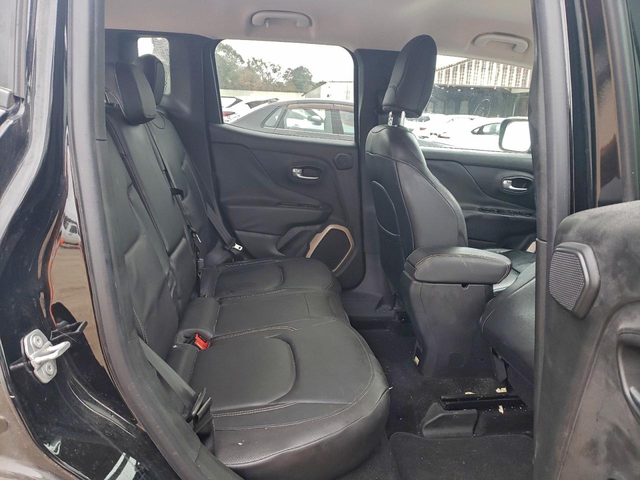 2015 JEEP RENEGADE LIMITED photo 10