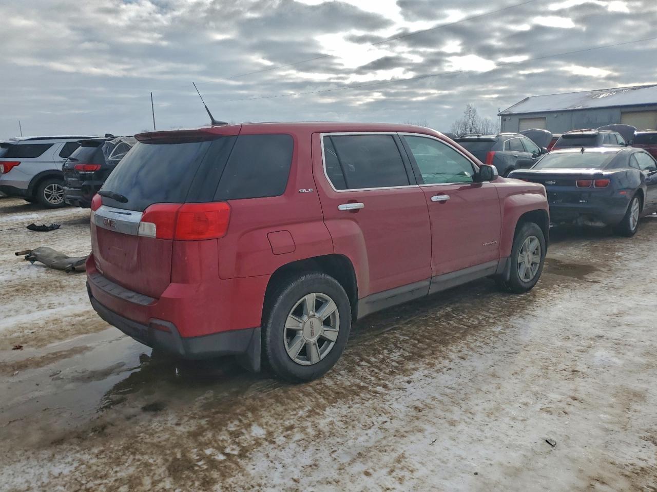2013 GMC TERRAIN SLE photo 3