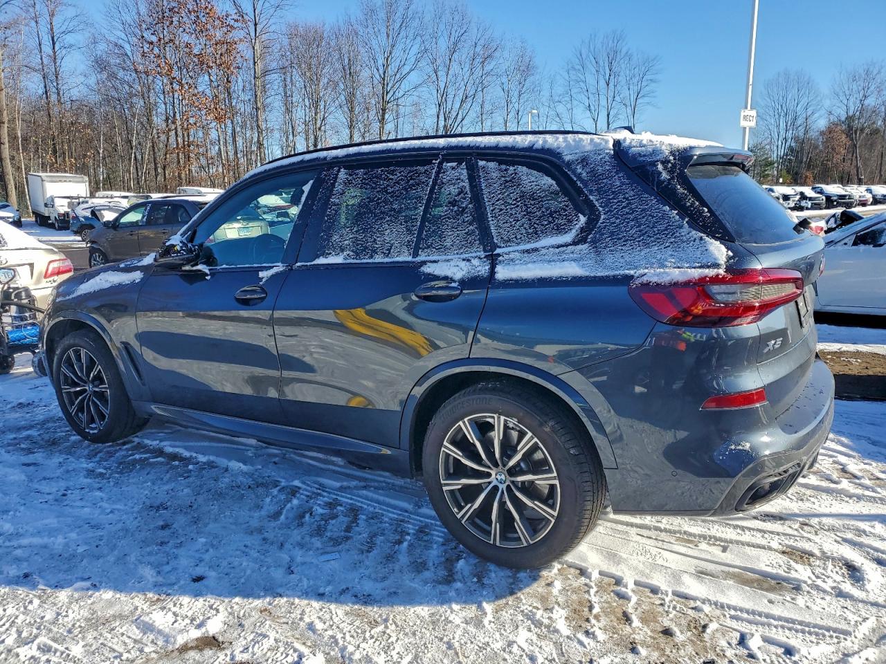2022 BMW X5 XDRIVE40I photo 2