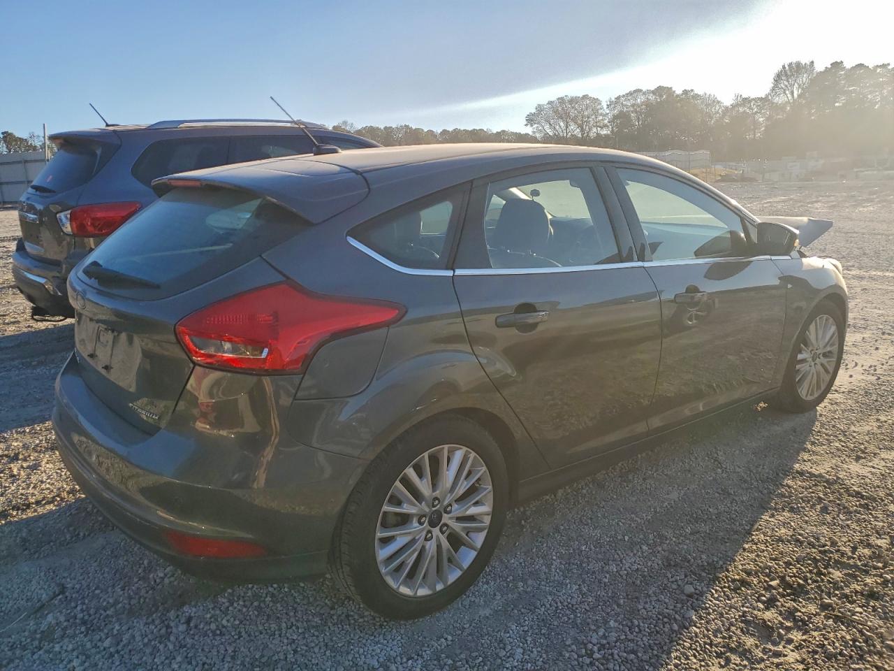 2017 FORD FOCUS TITANIUM photo 5