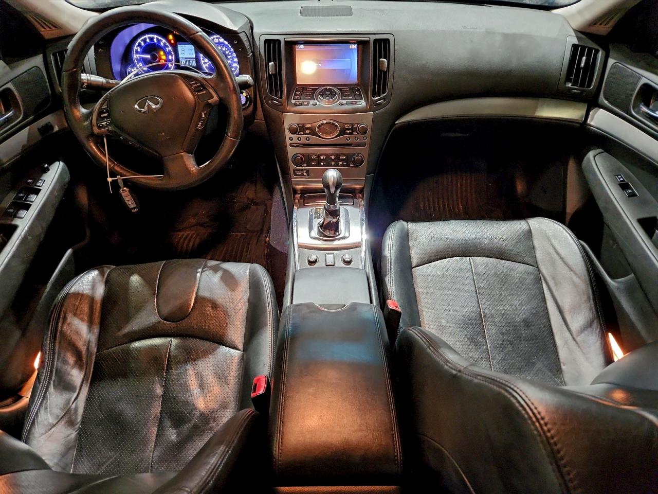 2010 INFINITI G37 photo 8