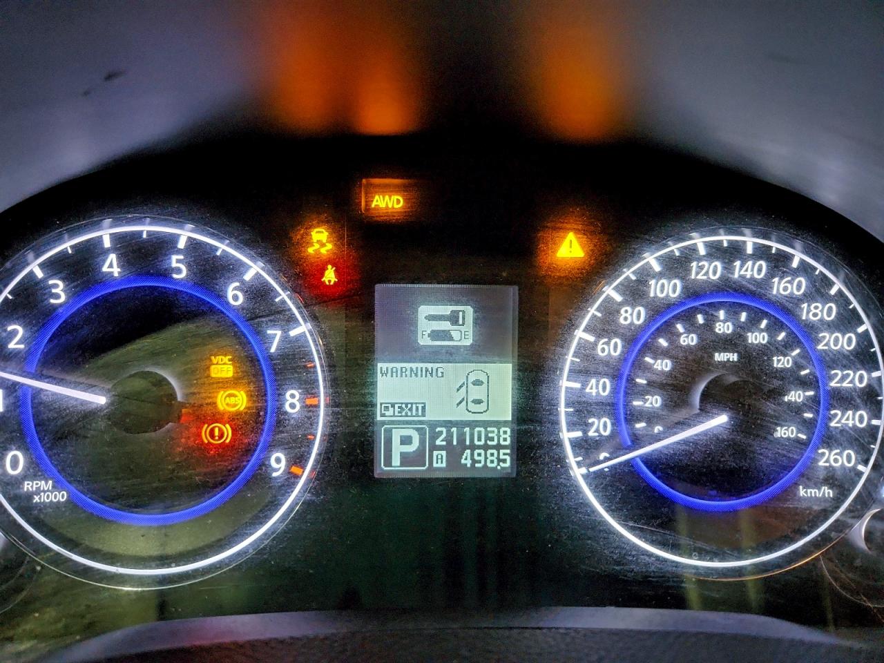 2010 INFINITI G37 photo 9