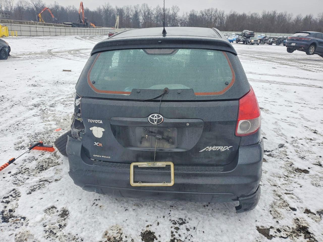 2003 TOYOTA COROLLA MATRIX XR photo 6