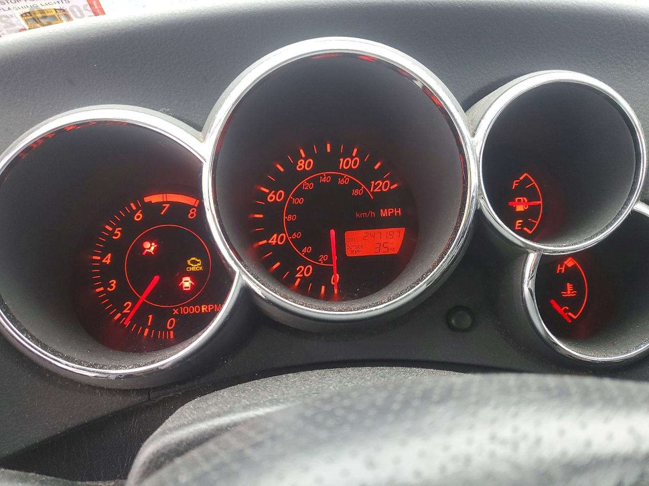 2003 TOYOTA COROLLA MATRIX XR photo 9