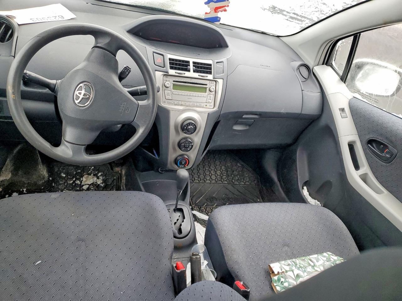 2009 TOYOTA YARIS photo 8