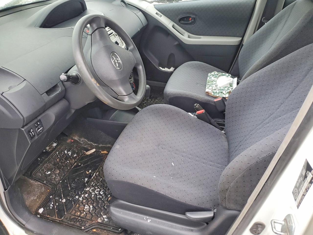 2009 TOYOTA YARIS photo 7