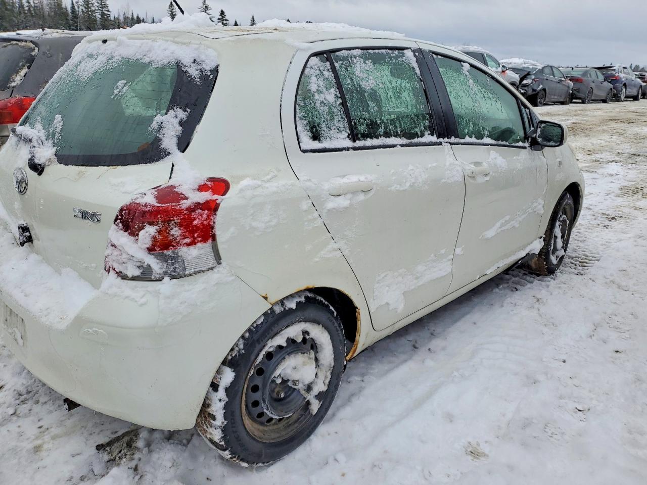 2009 TOYOTA YARIS photo 3