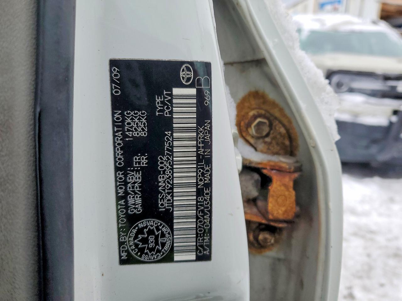 2009 TOYOTA YARIS photo 12