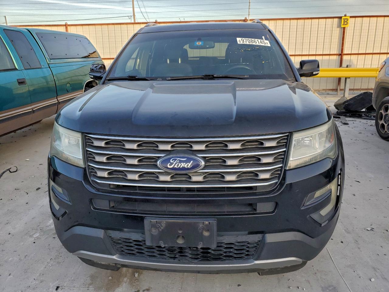 2016 FORD EXPLORER XLT photo 9