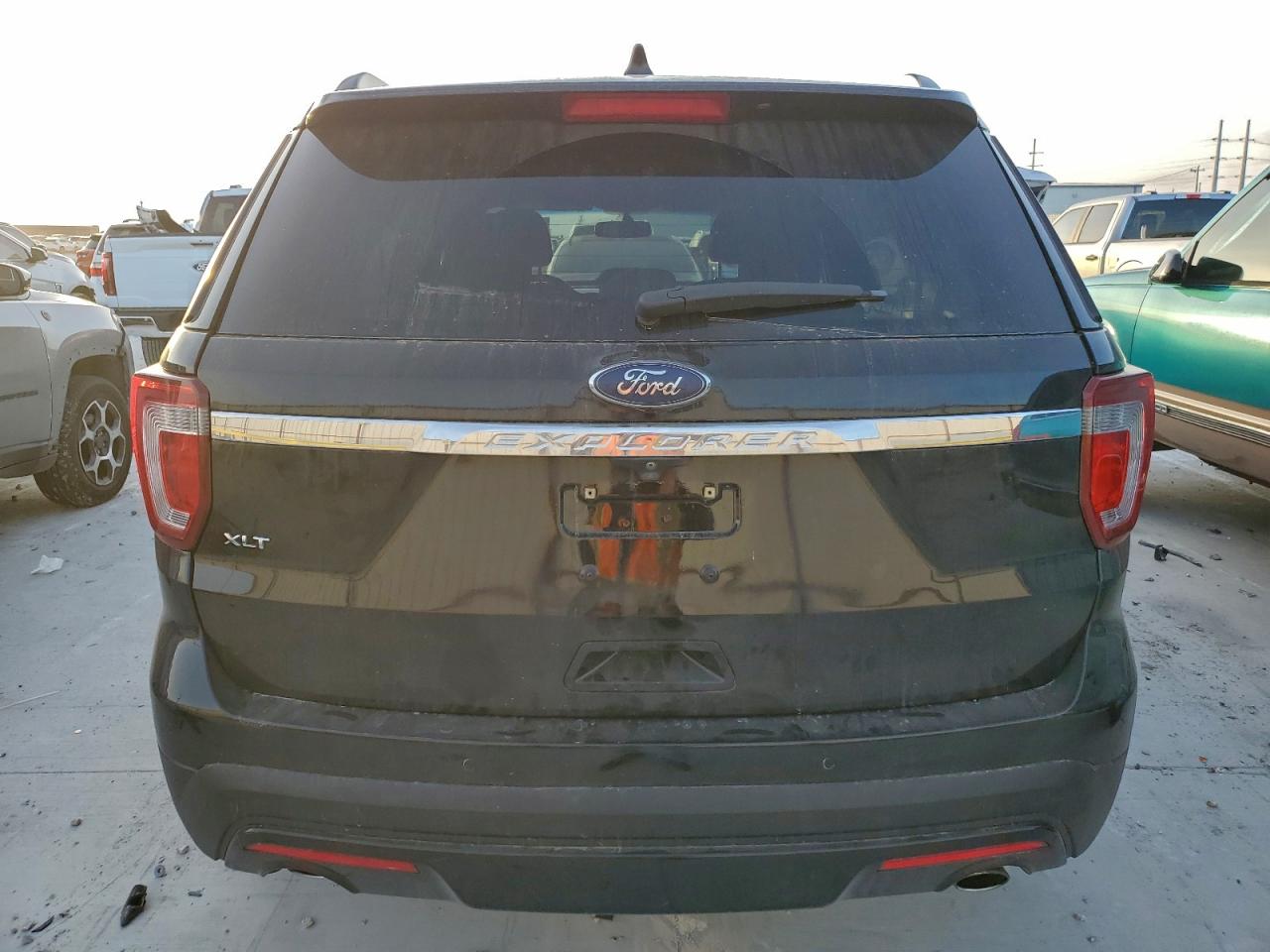 2016 FORD EXPLORER XLT photo 11